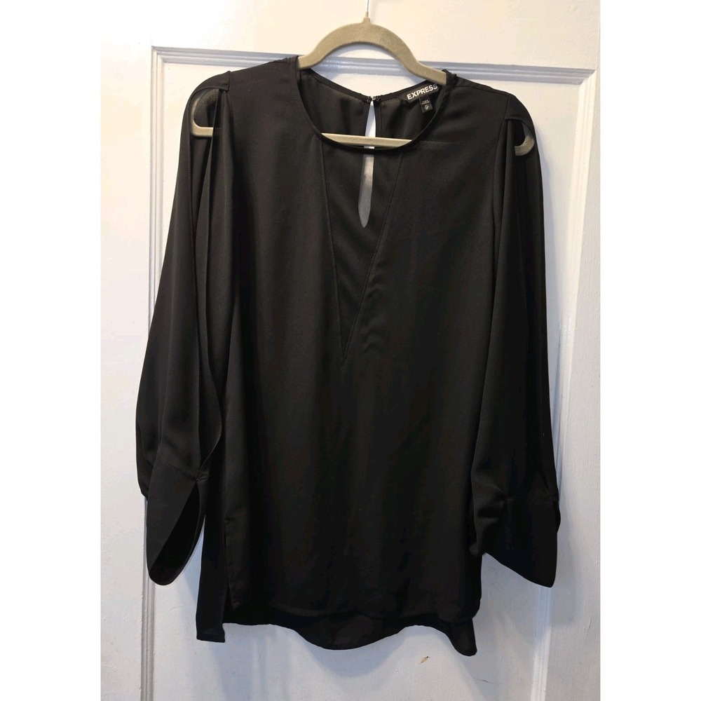 Express Blouse. Long Slit Sleeves. Keyhole Neckline. XS